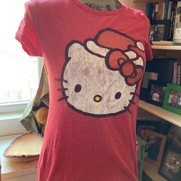 Hello Kitty Santa Shirt in WM SM- Old Navy Collectibles. RARE! - Picture 2 of 6